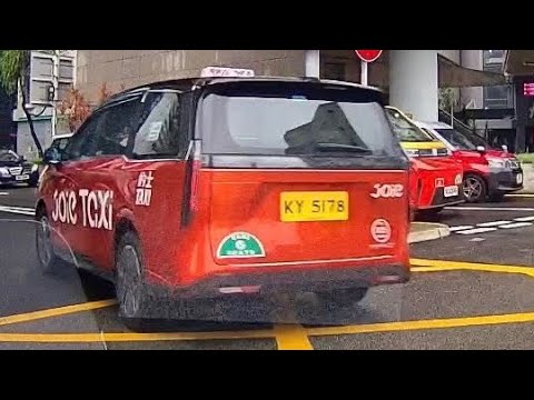  車CAM直擊 - 的士車隊賽車手定司機？咁樣包頭出迴旋處係咪靠害？ thumbnail