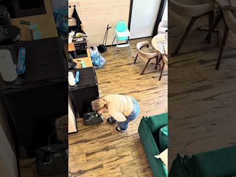 The baby dropped her bottle from above😱cat mode😹🩷 thumbnail