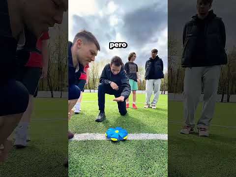Este balón pone en aprietos a cualquier portero #soccer #shorts thumbnail