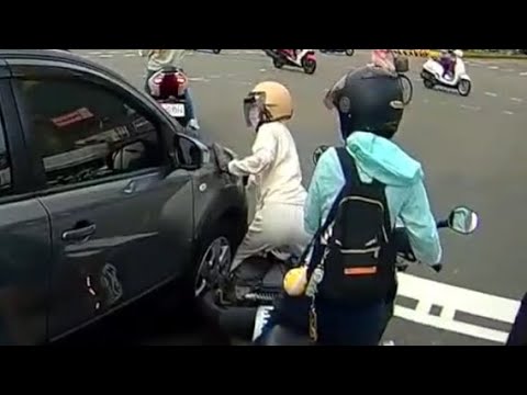 【車禍影片】比酒駕更恐怖的存在就是沒喝開得像有喝（2026.06.02 新竹市北區竹光路與中正路口 thumbnail