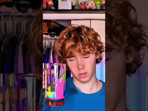 يشتري طلاء أظافر بطريقة مميزة ❤️ #shorts #shortvideo thumbnail