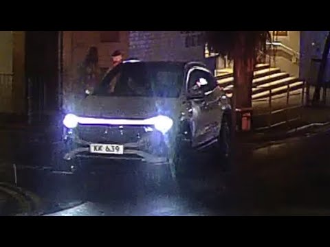 車CAM直擊 - 慣犯？KK639 愛群道逆線行駛  thumbnail