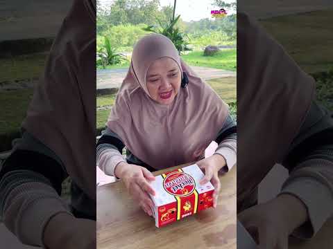 ARFAN DI KASIH AYAM GORENG SAMA IBU MIMI☺️🥰 #comedy #hiburansegar #funny #shorts #humor thumbnail