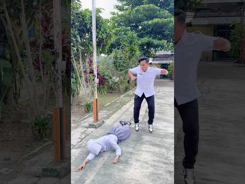Dikira bola ternyata batu😱 #funny #comedy thumbnail