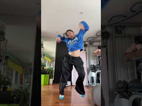 yippee🦵#shorts thumbnail