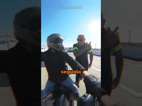Ele tentou ajudar mais causou uma briga enorme no meio do transito 😮😱 thumbnail