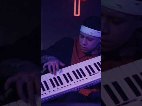 CLAVES 🎹🚔🚨 Video oficial ya disponible. thumbnail