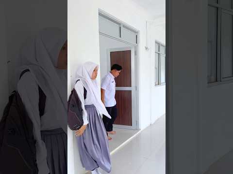 Murid cerdik tukang telat 🙄 #funny #comedy thumbnail