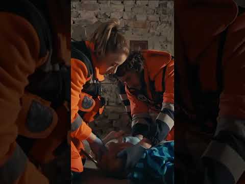 CHŁOPAK STRACIŁ PRZYTOMNOŚĆ W PIWNICY 😮| Szpital św. Anny #shorts thumbnail