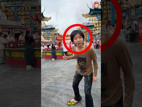 Cô gái du lịch đến Trung Quốc để làm búp bê lật đật thumbnail