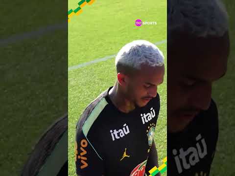 A SELEÇÃO FAZENDO A ALEGRIA DA CRIANÇADA! 👏🇧🇷 #shorts thumbnail