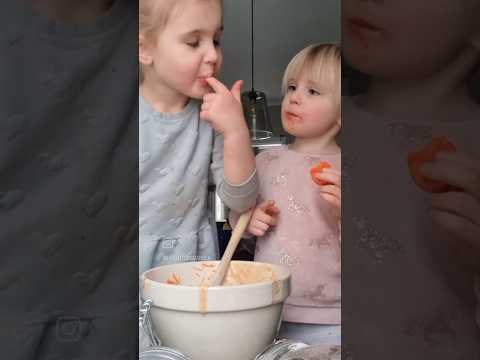 Idag är det morotskakans dag så jag bjuder på den här gamla videon 🥰🥕 thumbnail
