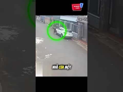 Cậu bé lớp 6 tự lái ô tô người khác về nhà mình: 😆 #shorts thumbnail