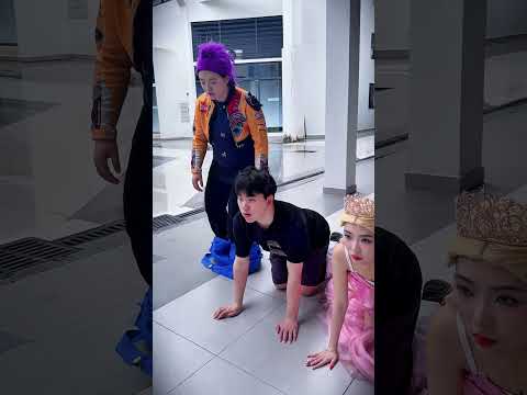 What on earth are you doing?#kpop#arianagrande#cosplay thumbnail