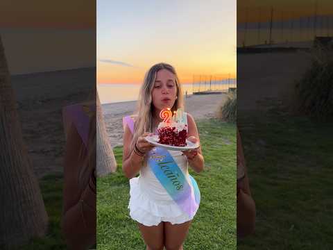 ES MI CUMPLE!🎂 Pero cumplo 25, este vídeo es del año pasado 🥲 thumbnail