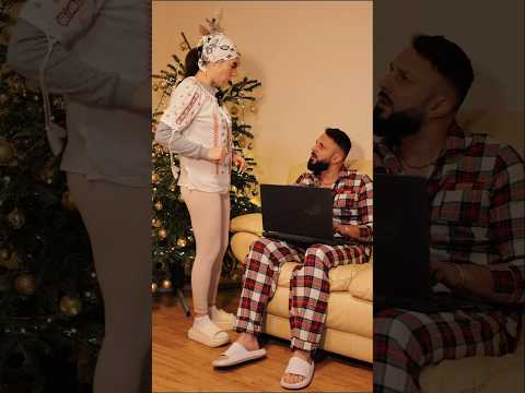 Petre Rămane fără haine-Mărioara ingheață hainele -Mai bine burlac #funny #comedie #winter #amuzant thumbnail