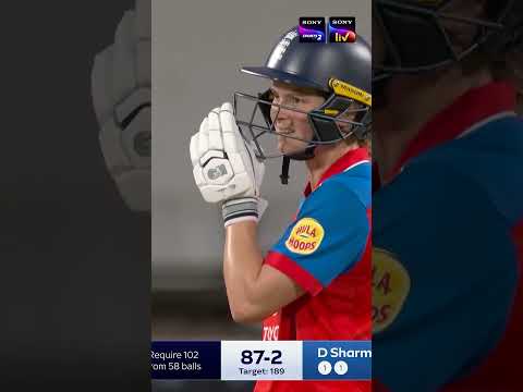 Amy Jones brings up a thoroughly fine, invaluable FIFTY for England! 🦁🙌 thumbnail