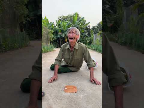 Món Quà Bất Ngờ Từ Bánh Mì dành cho Ông nội 🍞🎁😳#shorts thumbnail