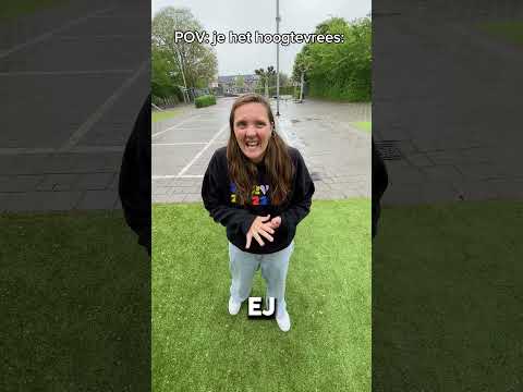 POV: je hebt hoogtevrees ?. #kinderen #buitenspelen #hoogtevrees #grappig #schoolplein #herkenbaar thumbnail