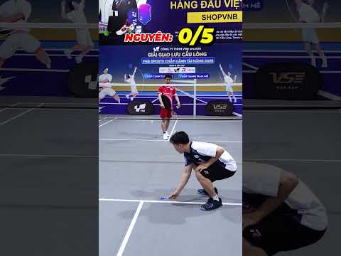 Thử Thách Phát Cầu Ngắn Cùng Đức Nguyên ??? #vnb #badminton #caulong #shortsvideo #shorts thumbnail