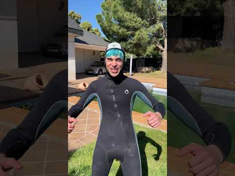Me ha mordido algo en la piscina tóxica! thumbnail