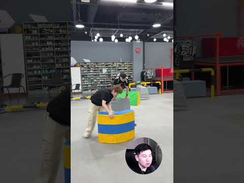 Чжоу Чжоу пришла в игровой комплекс, часть первая thumbnail