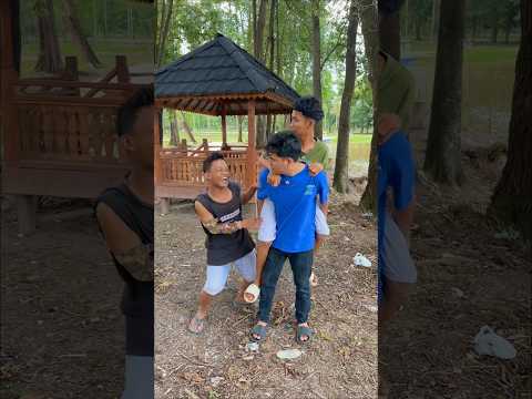 Semuanya alex gak boleh kecuali gendong thumbnail