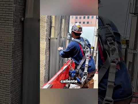 Cómo se almuerzan los trabajadores de la construcción 🍕🏗️ #pizza #hungry #trending thumbnail