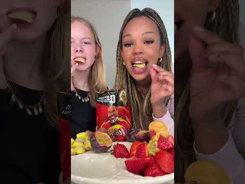 Min praktikant och syssling Issa fyller år så vi gör en maxad snackstallrik för att fira henne ?? thumbnail