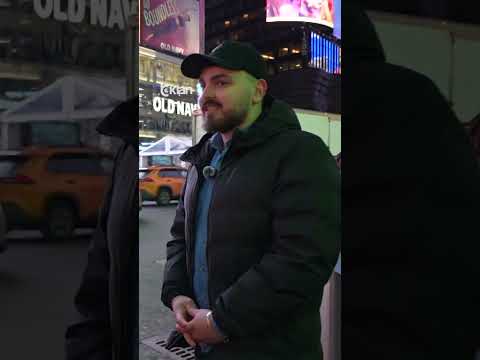 Lejohen edhe reklamat politike? Çfarë fshihet pas ekraneve të Times Square thumbnail