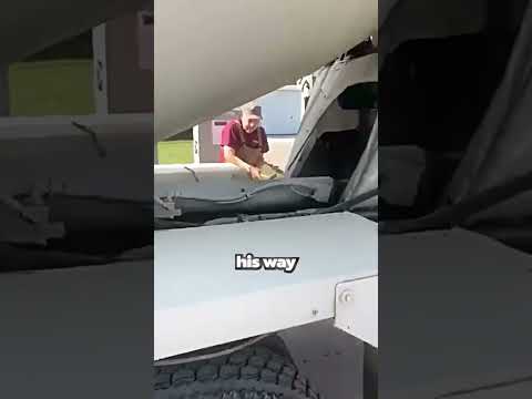 Old Man Helps Construction Workers ❤️ thumbnail