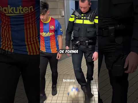 Aficionado del Barcelona vs Policía 😰 thumbnail