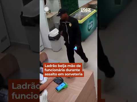 Ladrão beija mão de funcionária durante assalto em sorveteria #Shorts #CidadeAlerta thumbnail