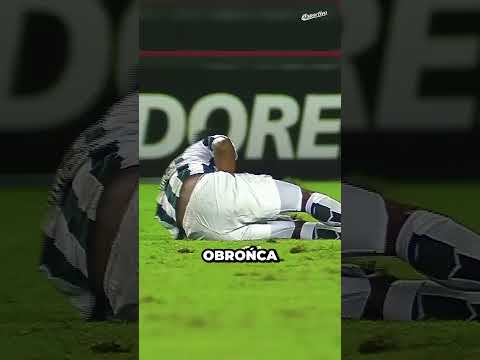 Bramkarz udawał omdlenie, żeby uniknąć czerwonej thumbnail