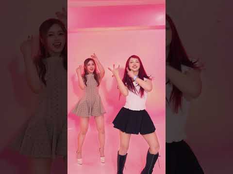 UNIS(유니스) ‘SWICY’ dance challenge with ELISIA from @UNIS_Offcl 😳💕 #UNIS #kpop #shorts thumbnail