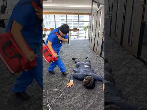 会社で部下が倒れて救急搬送されました。 thumbnail