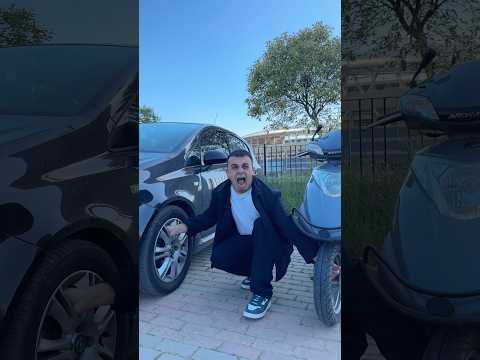 Elim Motosiklet İle Arabanın Jantına Sıkıştı #shorts thumbnail