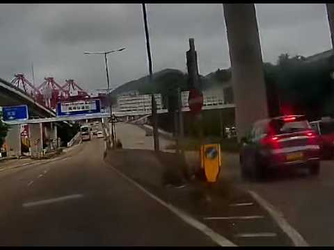 車CAM直擊 - 日光日白咁都入得錯窿 ? 的士司機都讚你叻 thumbnail
