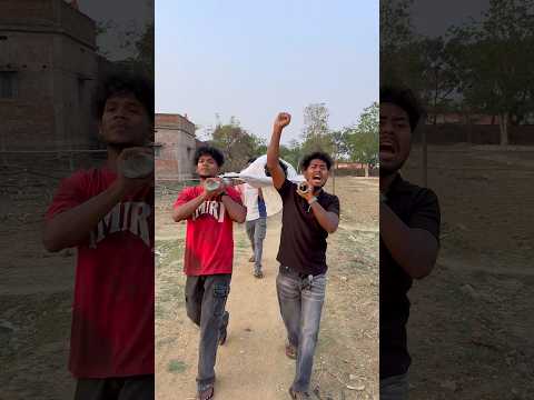 कैसा जमाना है 😂😂 #realfoolsshortsoffical #vikramcomedyvideo #funny #realfools #memes thumbnail