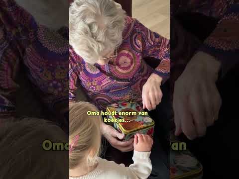 Oma is blij met haar nieuwe bh ? #gekregen #bol thumbnail