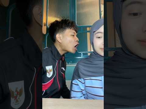CIUM PACAR DITEMPAT UMUM😱DIA SAMPE MALU DAN MARAH SAMA ADAM❗️ thumbnail