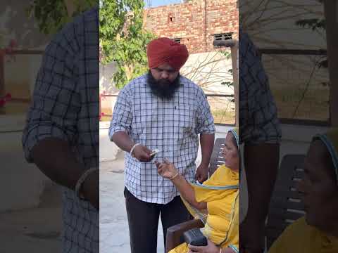 😂 ਛਬੀਲ ਵਾਲਿਆਂ ਨਾਲ ਧੱਕਾ 😂 #comedyvideos #harekfriendkaminahotahai #comedy #shortfilm #funny thumbnail