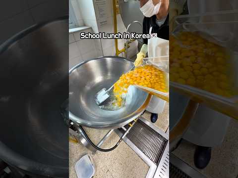 Making Fried Rice at a Korean High School ??? #korea #southkorea #seoul #koreanfood thumbnail