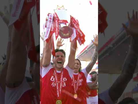 Declan Rice's latest trophy as a professional player. thumbnail
