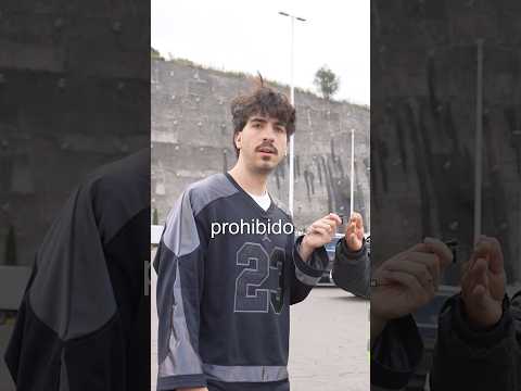 Entré a un pasillo prohibido. thumbnail