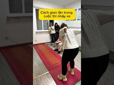 Cách gian lận trong cuộc thi nhảy xa.|Xàm một chút#giaitri #haihuoc thumbnail