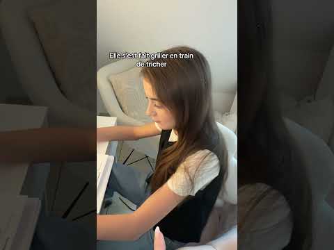 Sa grande sœur fait ses devoirs en cachette #humour #shortvideo #short thumbnail