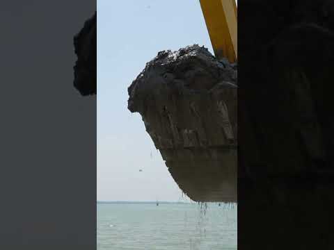 #dredging #excavator #digger #construction #komatsu #heavyequipment thumbnail