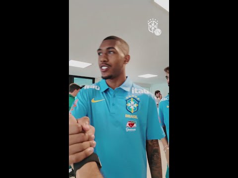 El CARIÑOSO abrazo entre NEYMAR y ANCELOTTI en la concentración de la SELECCIÓN BRASILEÑA thumbnail