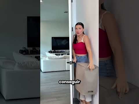 Corre filho e se esconde atrás da porta 😰🪳 thumbnail